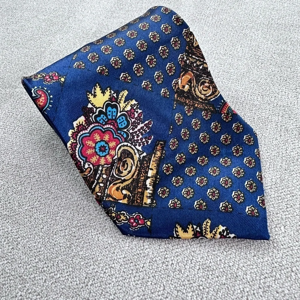 Vintage Ted Lapidus Silk Neck Tie. Navy/Gold.